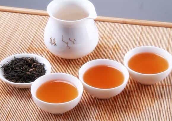 正山小种的茶汤是什么颜色？