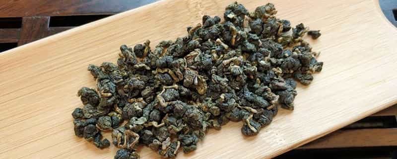 制作乌龙茶的鲜叶原料通常是