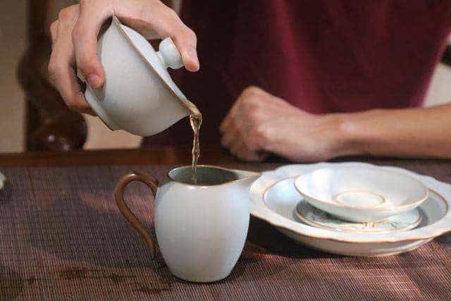 空腹不宜饮茶，为何还要喝早茶?