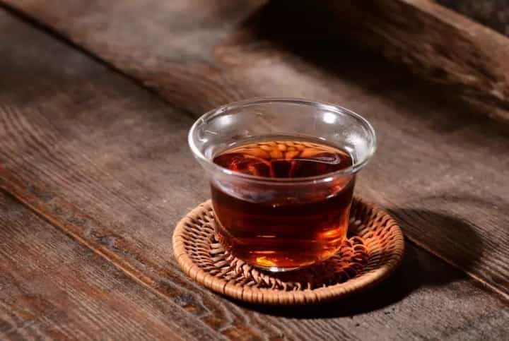 喝普洱熟茶后喉咙为什么会干燥？
