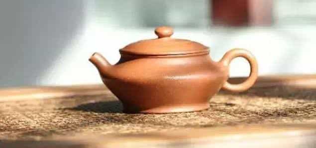 如何选择合适的茶具进行泡茶？