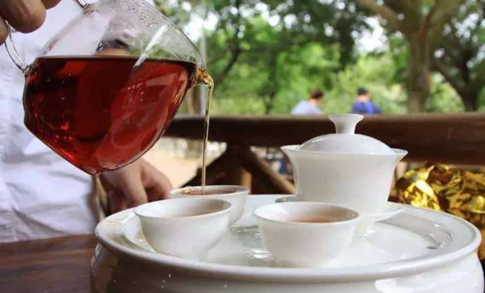 红茶用什么水泡最好