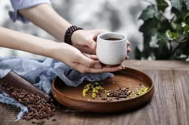 心静，是一种智慧，静下来喝杯茶，让自己走的更远