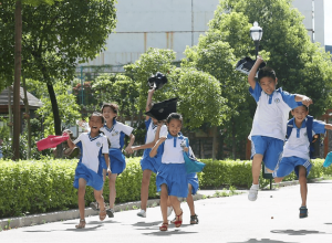 暑假通知！全国各大中小学暑假时间已确定，家长建议缩短假期 