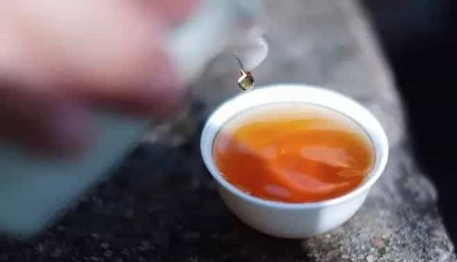 喝茶虽然健康，但这些饮茶方式可伤胃