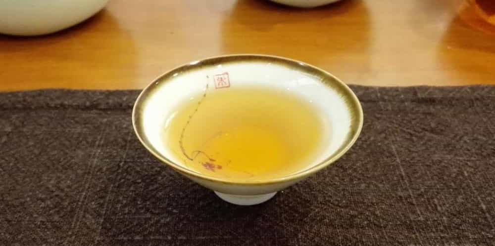 鸭屎香单枞茶的特点