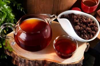 普洱茶的功效与用途：健康饮品，降脂减肥，抗氧化，促消化。
