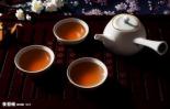 如何在家制作美味红茶拿铁？